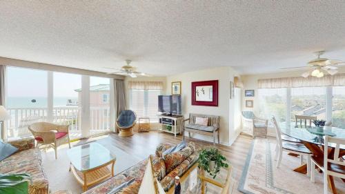Litchfield by the Sea House | Beachfront Haven 2BR Retreat Litchfield By the Sea