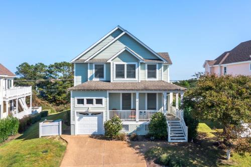 Corolla House | Beachin Up With The Jones