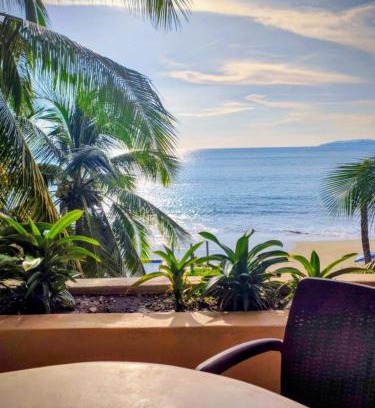 Barra de Potosi Apartment | Beachront apartment playa blanca