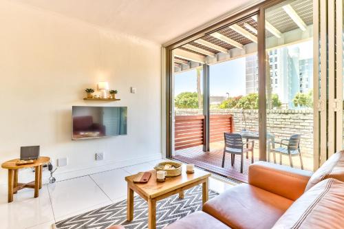 Three Anchor Bay Apartment | Beachside Apt with Amazing Views and No Loadshedding