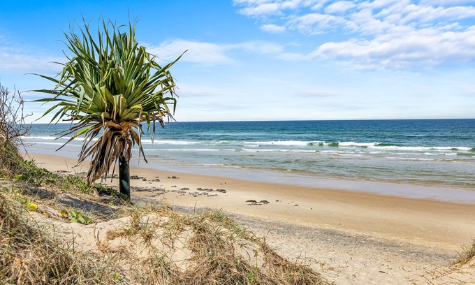 Peregian Beach Apartment | Beachside Beauty on the Sunshine Coast, Queensland.