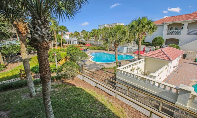 Butler Beach Condo | Beachside Paradise Pool & Historic Charm