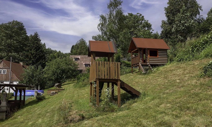 Starkov Villa | Beautiful apartment in villa for 6 guests with WIFI, pool, TV, patio and pets allowed