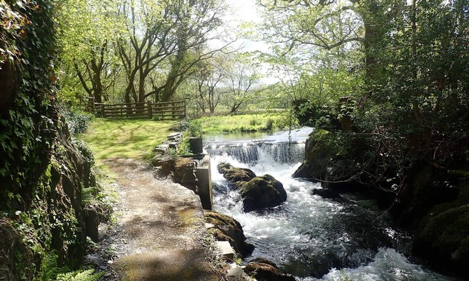 Machynlleth House | Beautiful 15th Century Watermill - lovely location
