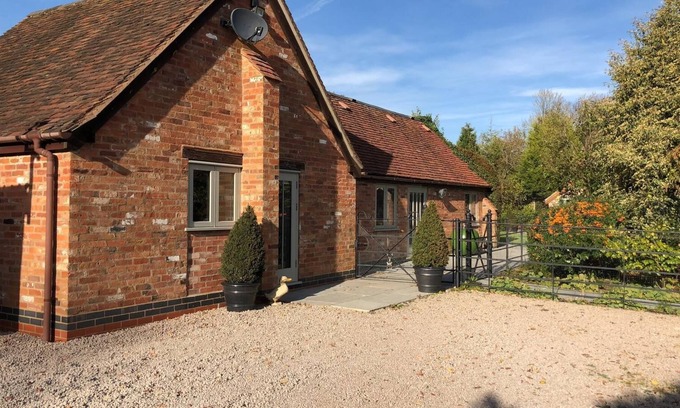 Oldland Common Cottage | Beautiful 1bed Cottage with view, near NEC/Airport