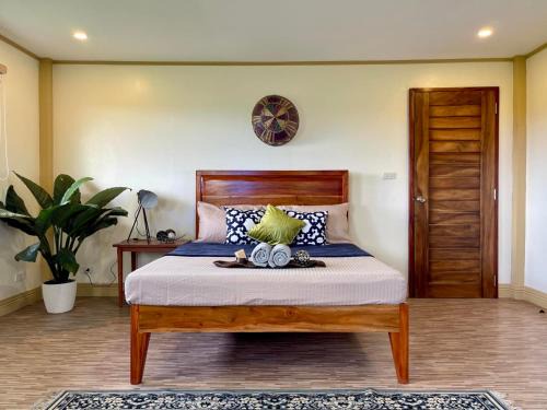 Ormoc House | Beautiful 2BD Farmhouse for 4-10 pax