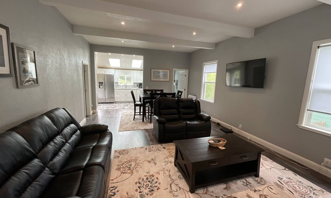 Jenner House | Beautiful and cozy house