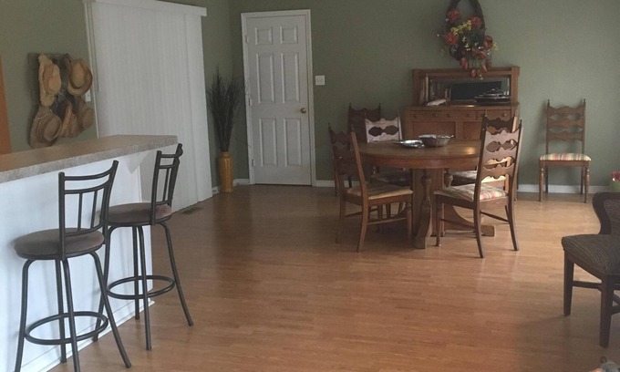 Fairfield Bay House | Beautiful and Serene Lake House .6 miles from Fairfield Bay Marina