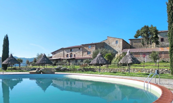 Santo Villa | Beautiful apartment in villa for 4 people with pool, A/C, patio, pets allowed and panoramic view