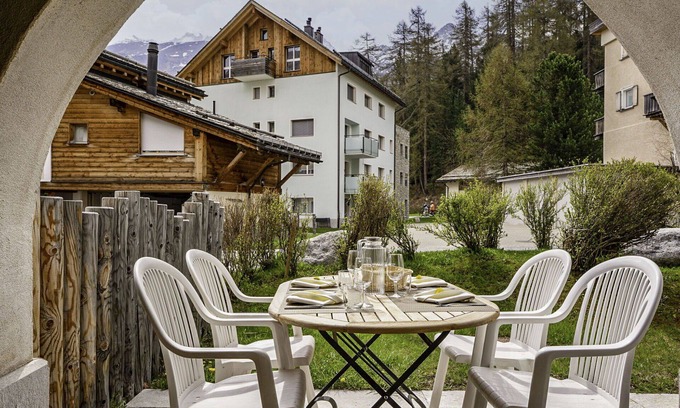 Sils-Maria Apartment | Beautiful apartment for 4 people with WIFI, TV, patio and pets allowed