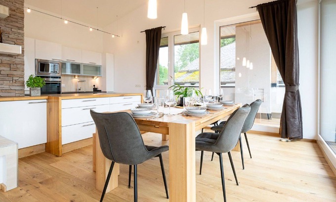 Eben im Pongau Apartment | Beautiful apartment for 8 guests with TV
