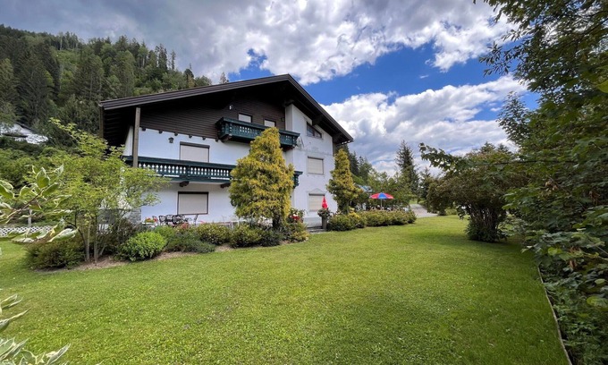 Agsdorf Apartment | Beautiful apartment for 4 guests with WIFI, TV, patio and pets allowed