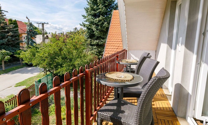 Balatonszemes Apartment | Beautiful apartment for 6 guests with A/C, WIFI, TV and balcony