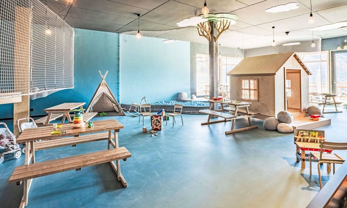 Heremence Apartment | Beautiful apartment for 8 people with WIFI, TV, balcony and pets allowed