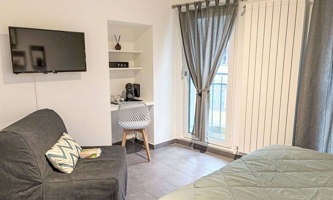 Lavena Ponte Tresa Apartment | Beautiful apartment for 3 guests with TV, balcony and pets allowed