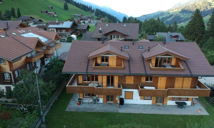 Adelboden Apartment | Beautiful apartment for 5 guests with WIFI, TV and balcony