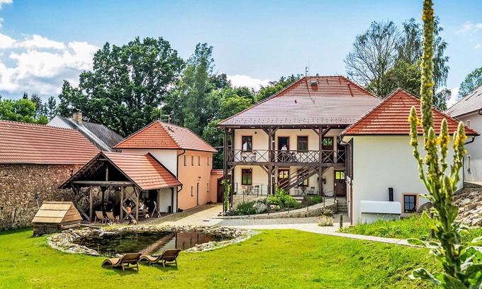 Horni Plana Apartment | Beautiful apartment for 4 guests with WIFI, terrace and pets allowed
