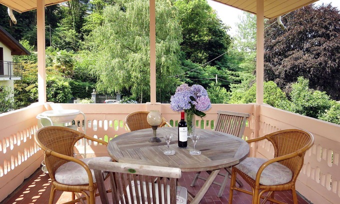 Castello Apartment | Beautiful apartment for 6 guests with WIFI, TV, patio and pets allowed
