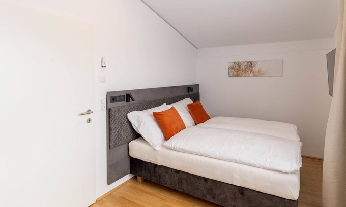 Mieming Apartment | Beautiful apartment for 6 guests with WIFI, TV and patio