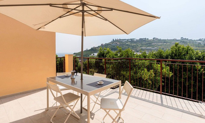 Bussana Apartment | Beautiful apartment for 5 guests with A/C, WIFI and pets allowed