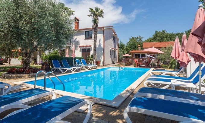 Kosinozici Apartment | Beautiful apartment for 5 guests with WIFI, pool, A/C, TV, terrace and pets allowed