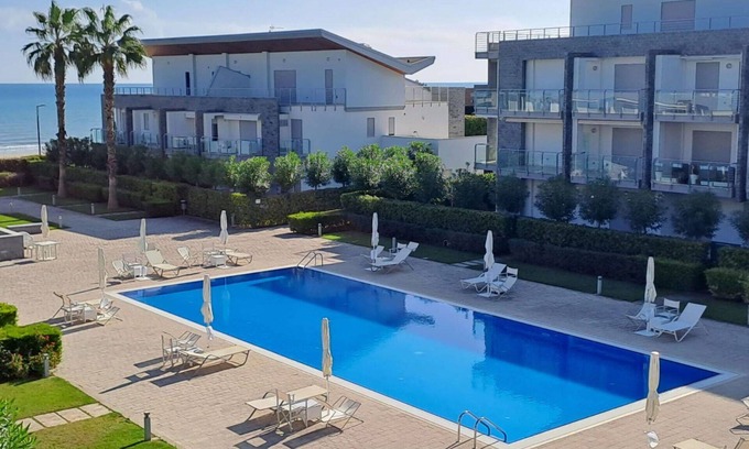 Silvi Marina Apartment | Beautiful apartment for 4 people with WIFI, A/C, pool, TV, terrace and pets allowed