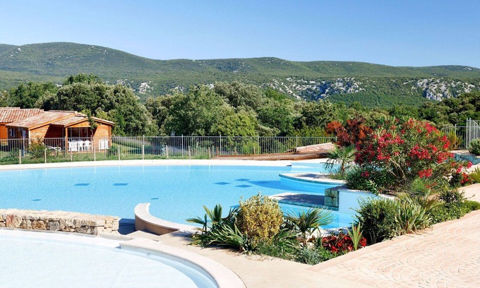 Lagorce House | Beautiful apartment in villa with WIFI, A/C, pool, hot tub, terrace, pets allowed and parking