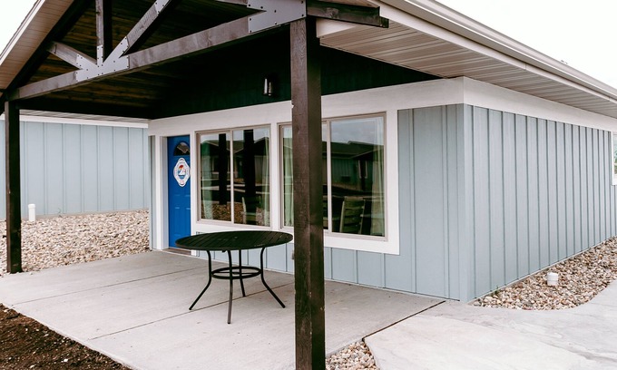 Arnolds Park Cottage | Beautiful Boat Cottages at Bridges Bay!