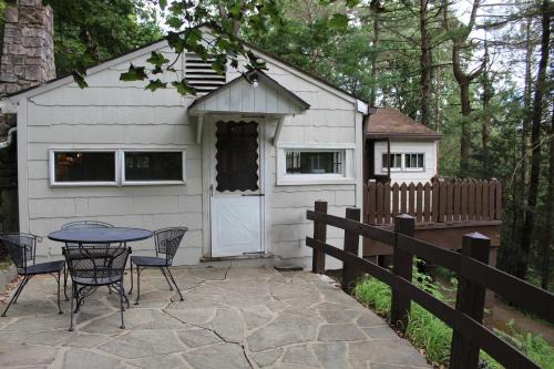 Ligonier House | Beautiful Cabin in Nature