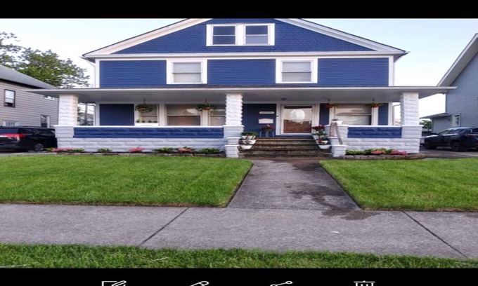 South Broadway House | Beautiful colonial 15 minutes from downtown and all major hospitals
