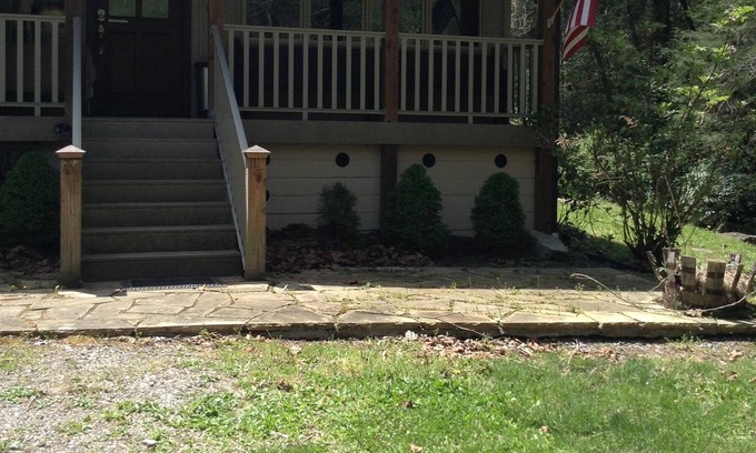 Fayetteville House | Beautiful Creek side 4 Bedroom, 4 Bathroom House