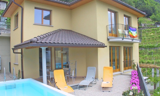 Riazzino House | Beautiful detached house with swimming pool and panoramic views