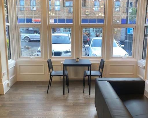 Church End Apartment | Beautiful ground floor flat