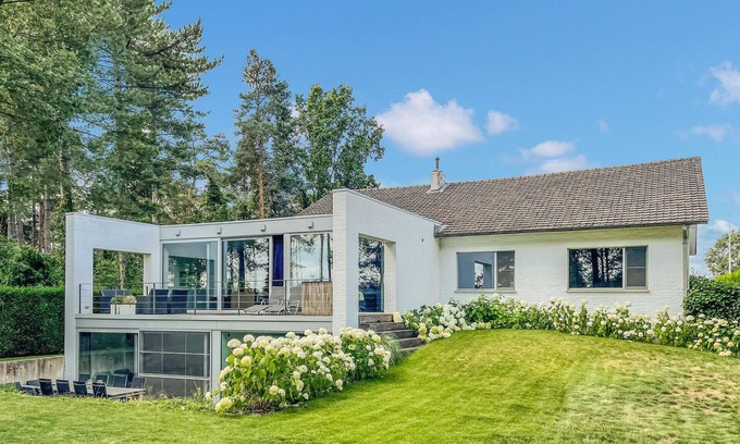 Bocholt House | Beautiful home in Bocholt with WiFi