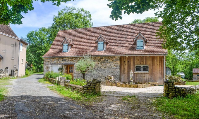 Issendolus House | Beautiful home in Issendolus with WiFi