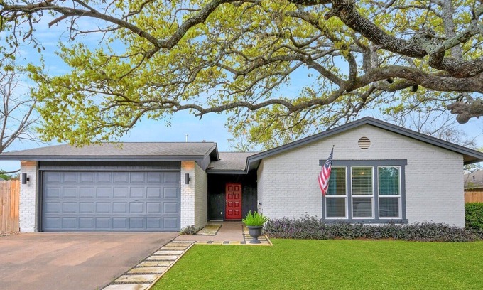Milwood House | Beautiful Home in North Austin - 5 min to The Domain and Austin FC Stadium