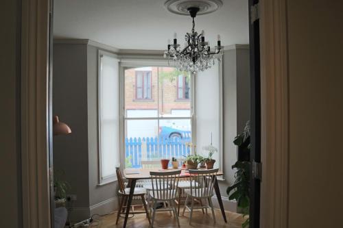 Tollington Apartment | Beautiful maisonnette flat in Islington
