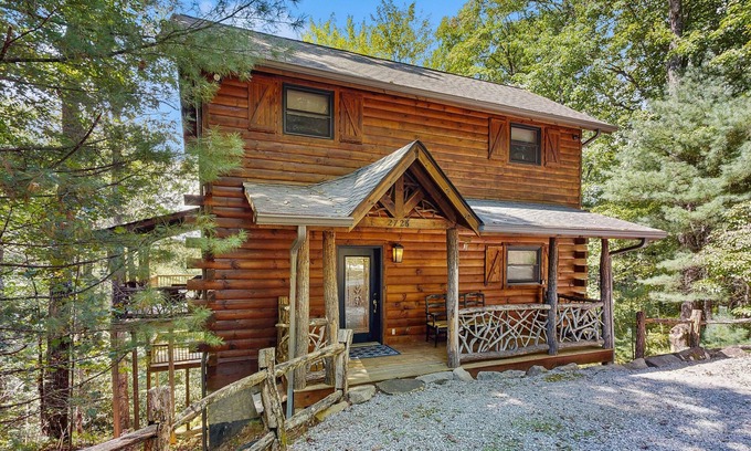 Sapphire House | Beautiful mountain view cabin with large deck, gas grill, and amenities