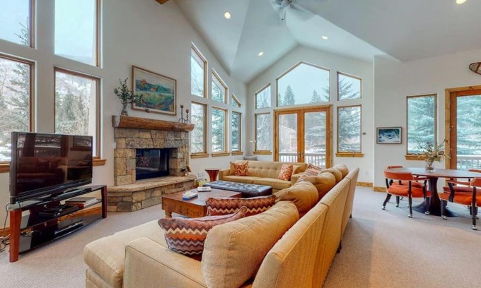 Vail House | Beautiful Mountain Views - Spacious East Vail Home