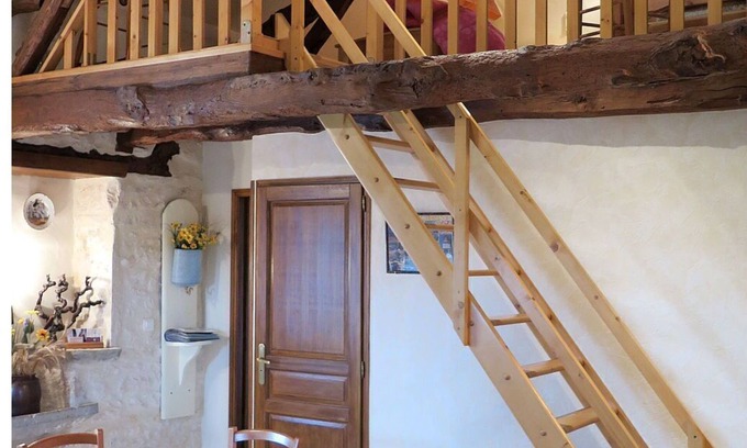 Lalbenque Villa | Beautiful private villa for 4 guests with TV, terrace and pets allowed