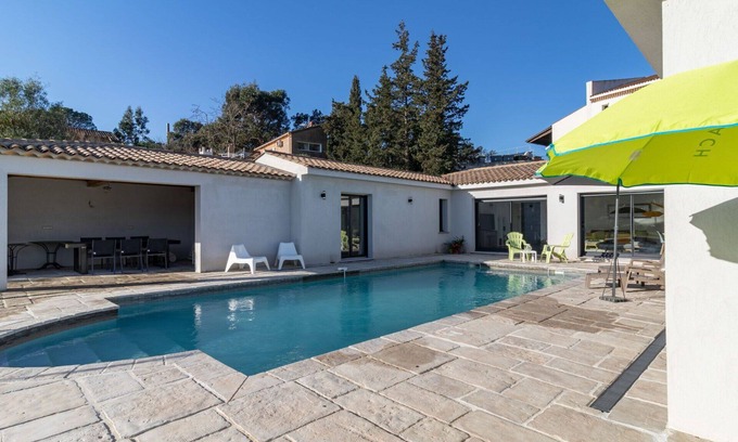 Preconil Villa | Beautiful private villa for 6 people with WIFI, private pool, TV and terrace