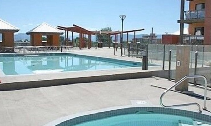 South Pandosy Condo | Beautiful Playa del Sol 1 bdrm + den Luxury escape