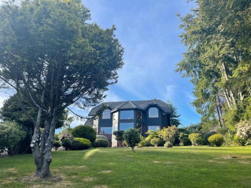 Puerto Varas House | Beautiful Plot Lake and Volcano View