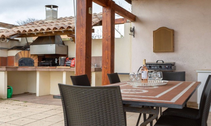 Alignan-du-Vent Villa | Beautiful private villa for 8 people with private pool, WIFI, A/C, TV and terrace