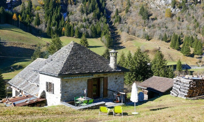 Blenio House | Beautiful private villa for 2 people with WIFI, TV, patio and panoramic view