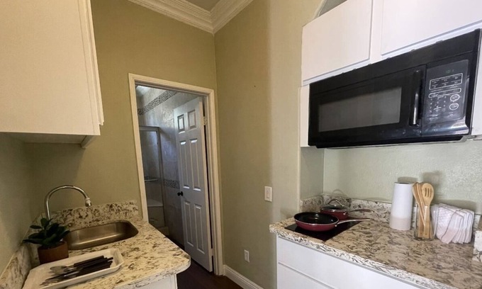 Lancaster Apartment | Beautiful Private Studio w Kitchen and Bath