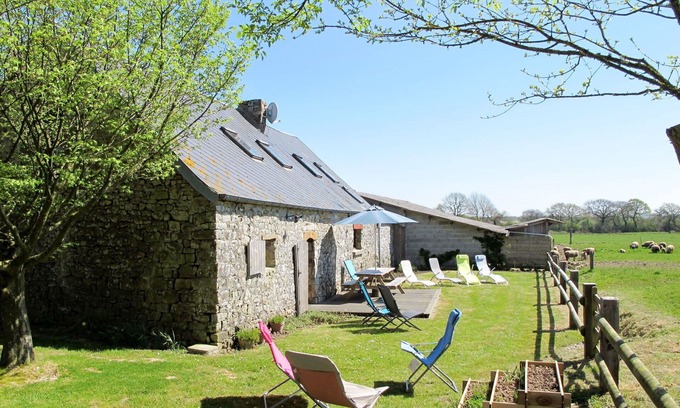 Saint-Sauveur-le-Vicomte House | Beautiful private villa for 4 people with WIFI, TV, terrace and panoramic view