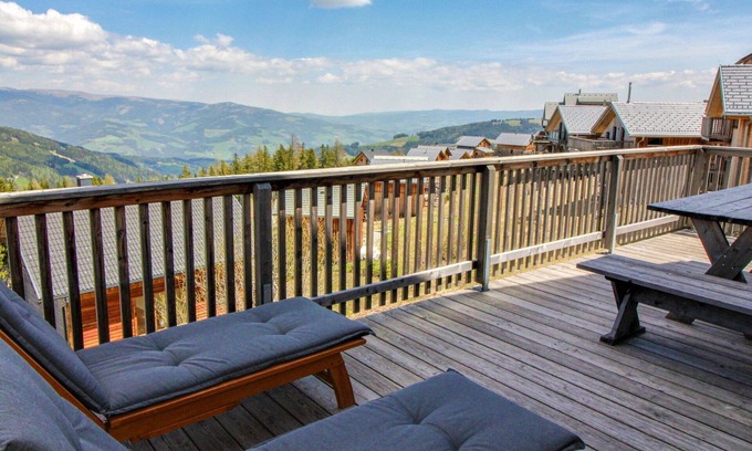 Wolfsberg House | Beautiful private villa with WIFI, hot tub, TV, terrace, pets allowed and panoramic view