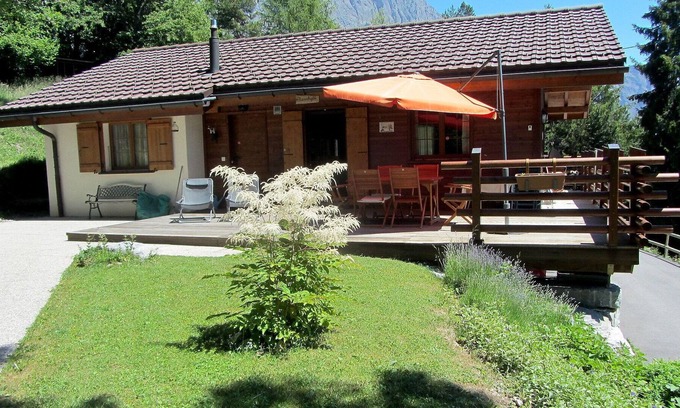 Chamoson House | Beautiful private villa for 4 people with WIFI, TV, terrace and parking