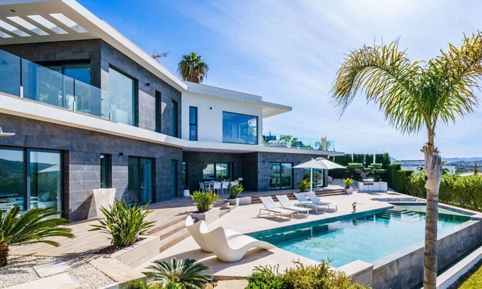 Cansalades Villa | Beautiful private villa for 8 people with WIFI, hot tub, private pool, A/C, TV and patio